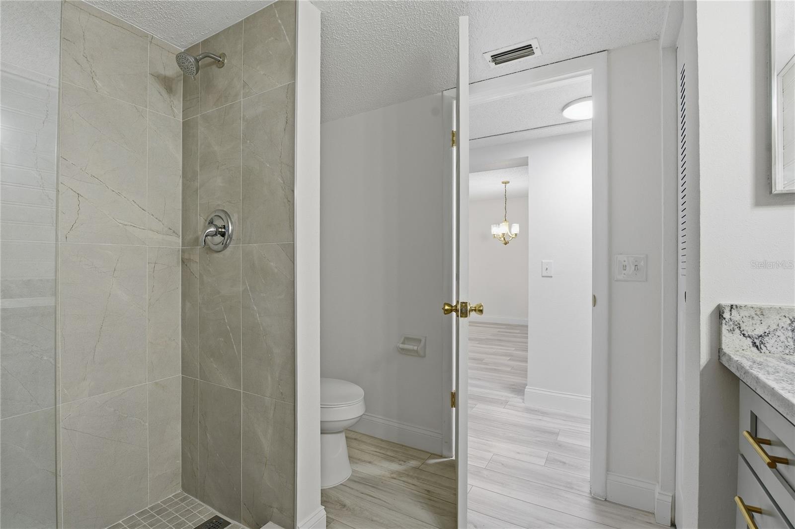 Image 18 of 47 For 1375 Doolittle Lane 103