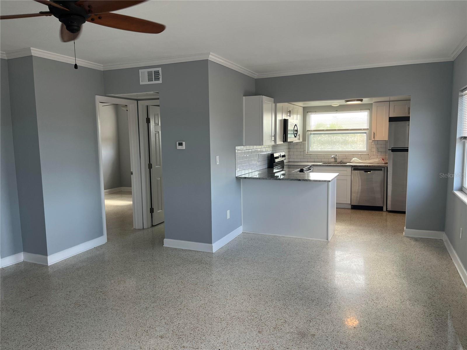 Image 6 of 17 For 11355 3rd Street E 4