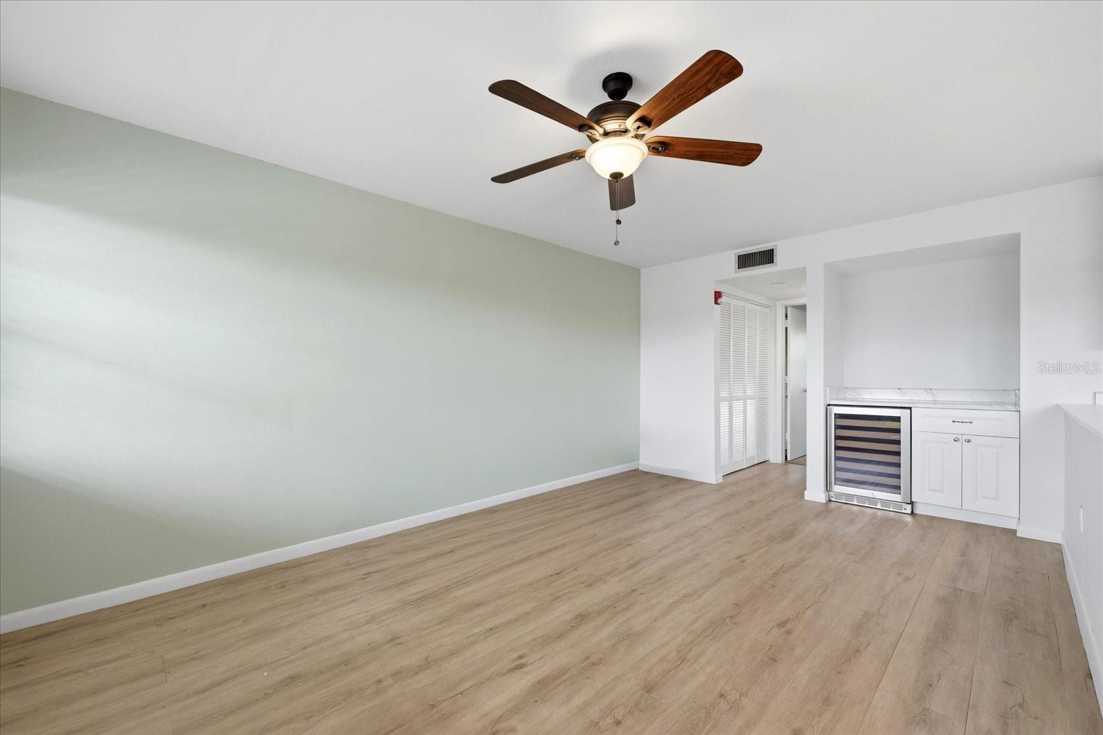 Image 4 of 23 For 1001 77th Avenue N 307