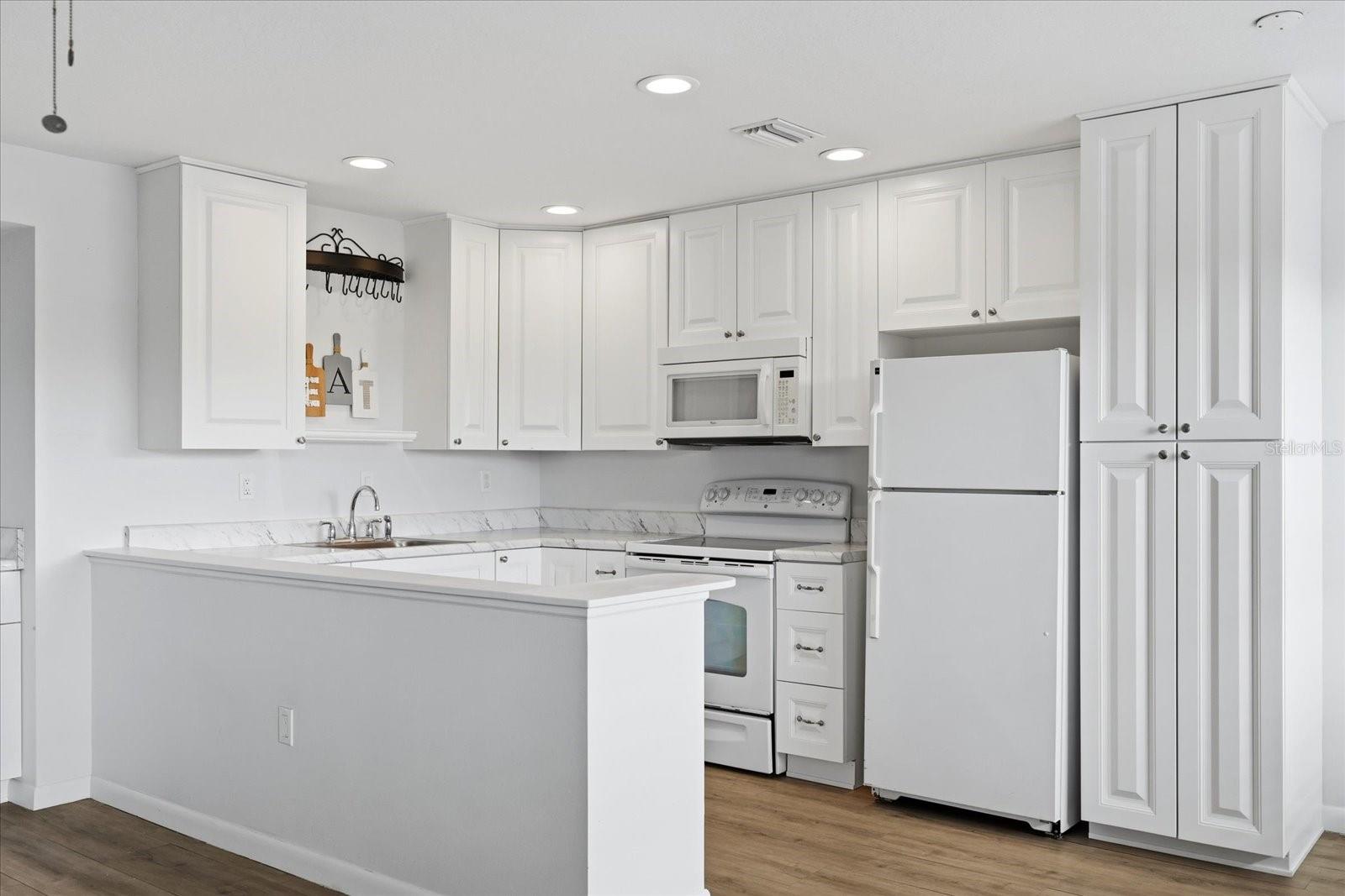 Image 5 of 23 For 1001 77th Avenue N 307