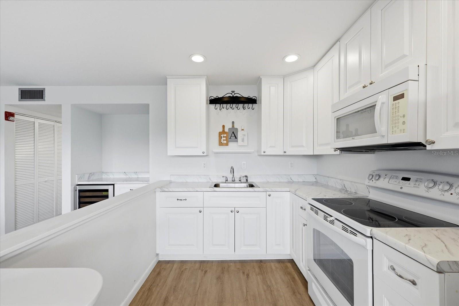 Image 6 of 23 For 1001 77th Avenue N 307