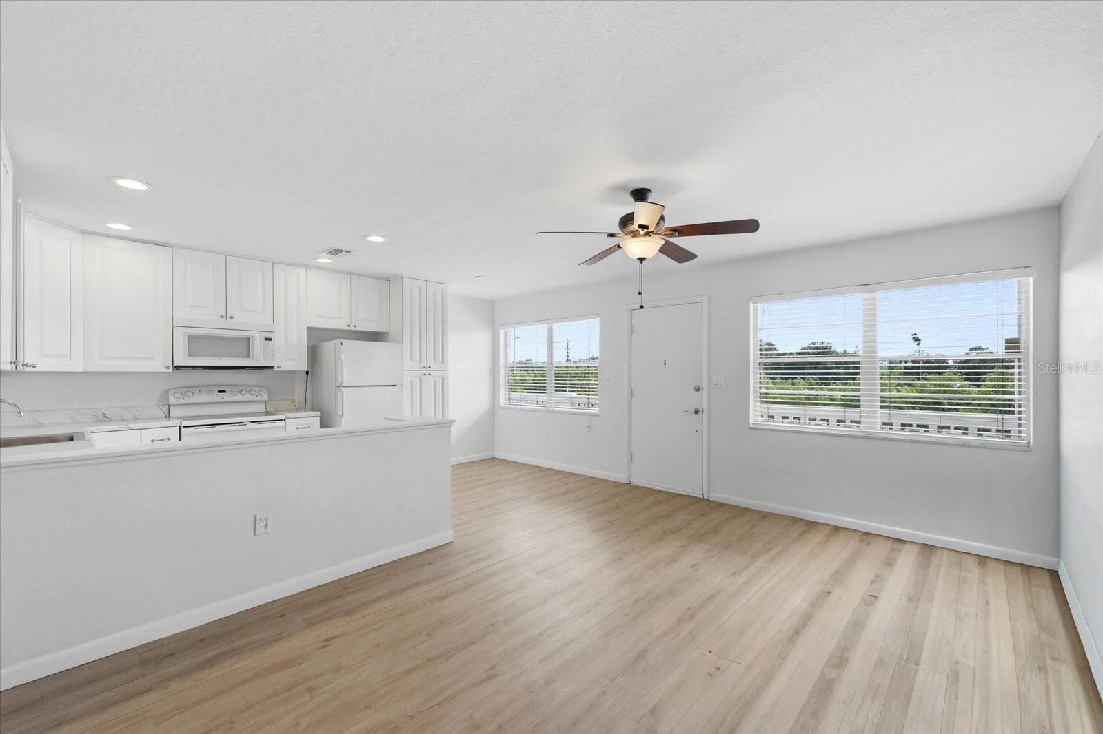 Image 9 of 23 For 1001 77th Avenue N 307