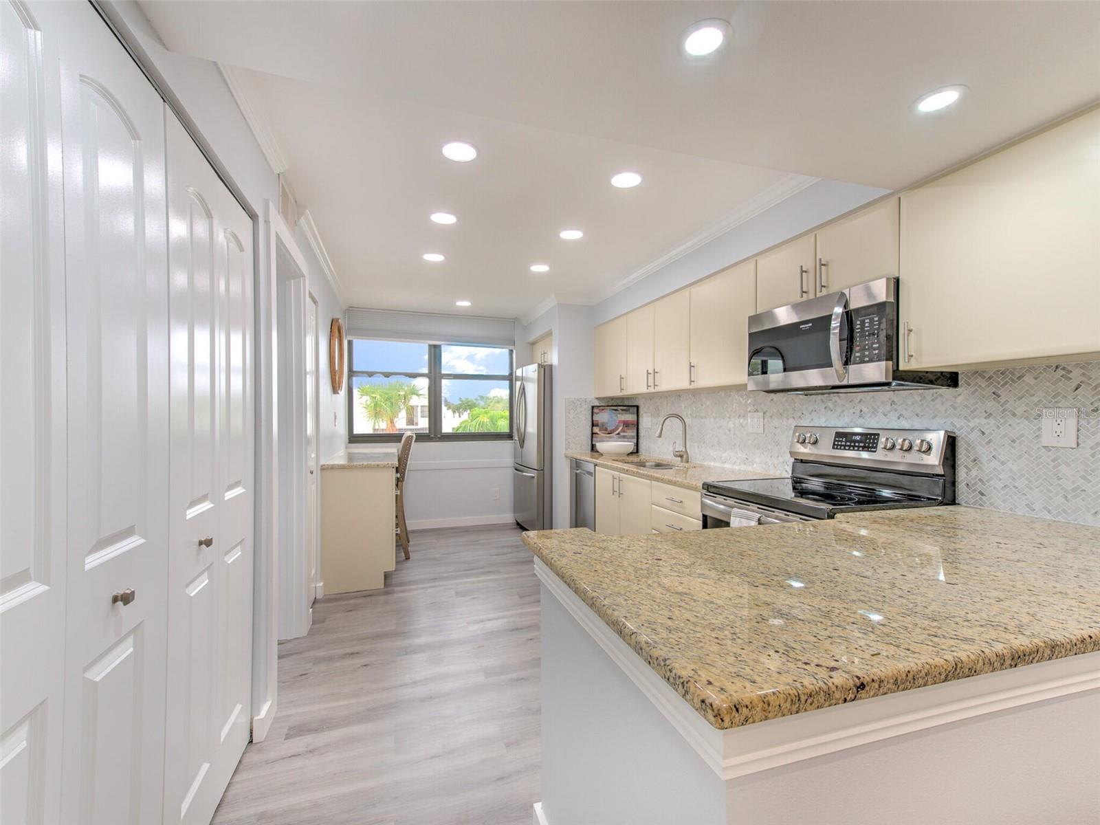 Image 6 of 58 For 706 Bayport Way 706