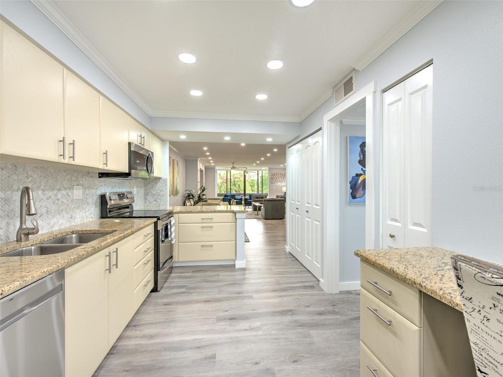 Image 7 of 58 For 706 Bayport Way 706