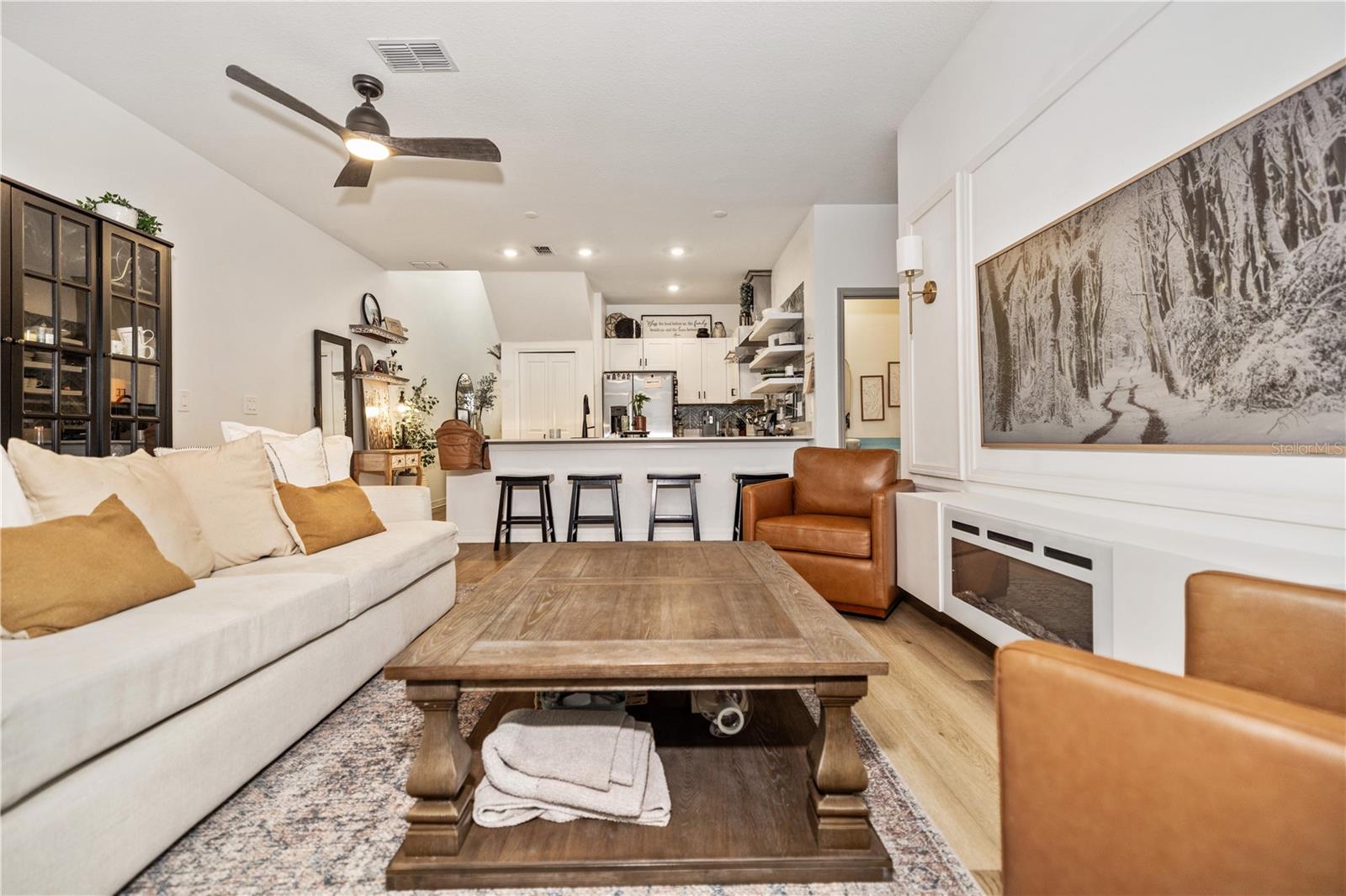 Image 10 of 29 For 10070 Trumpet Honeysuckle Way