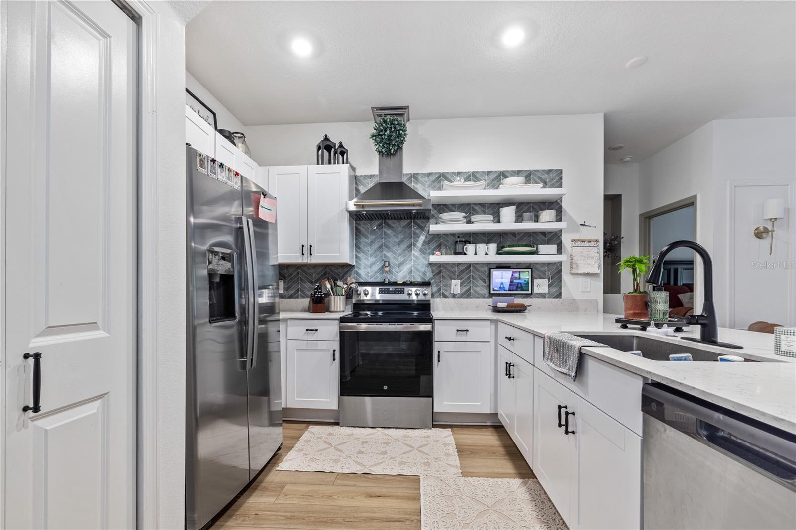 Image 7 of 29 For 10070 Trumpet Honeysuckle Way