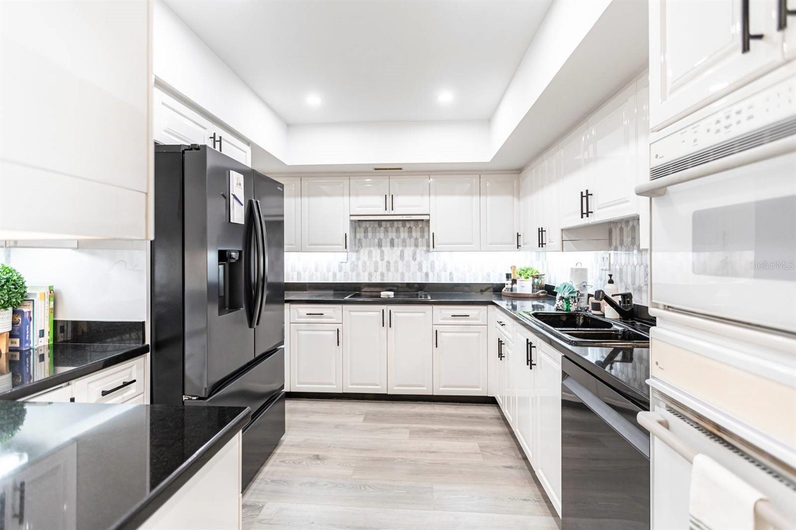 Image 11 of 26 For 1125 Peppertree Drive 402