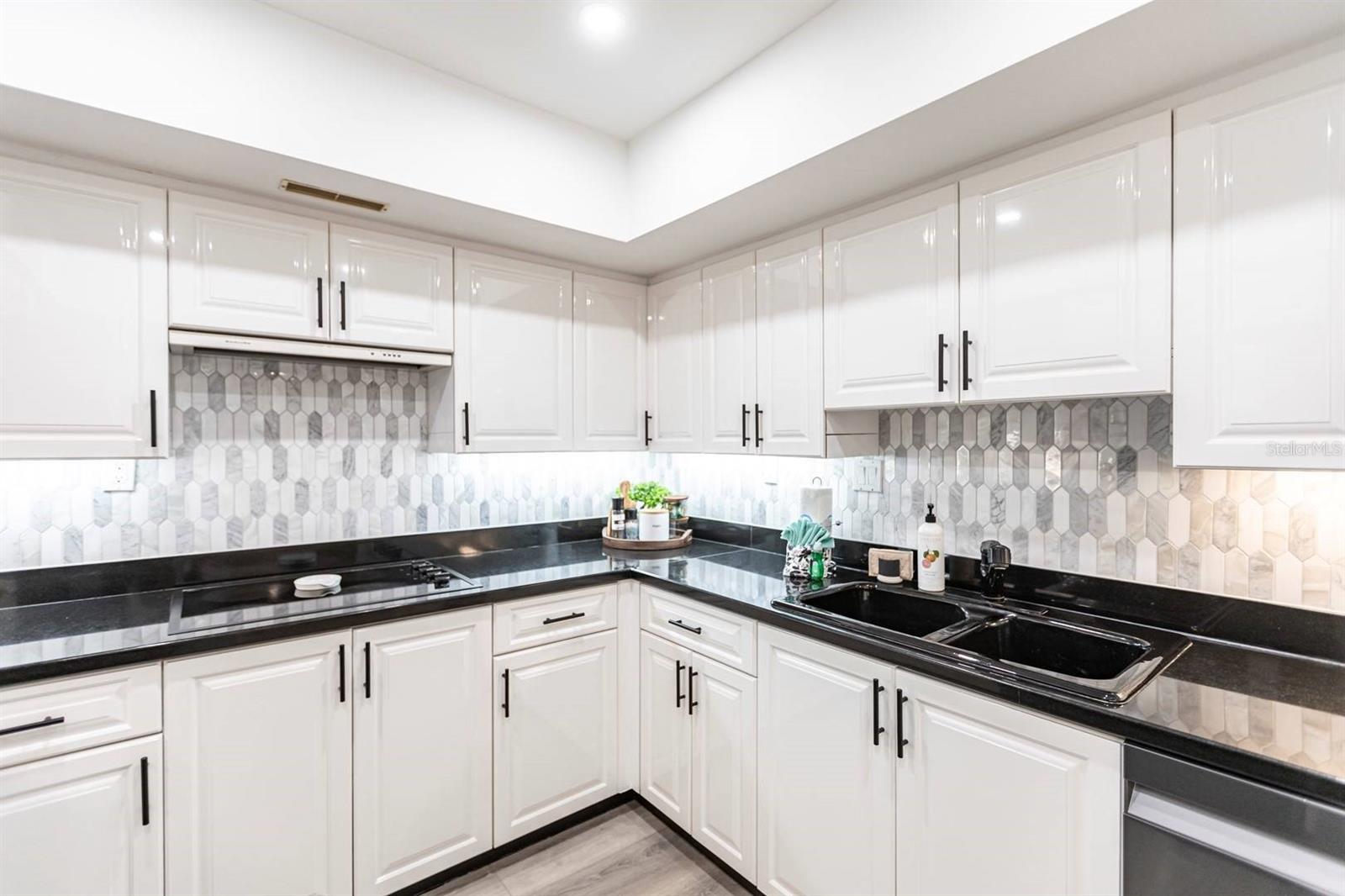 Image 13 of 26 For 1125 Peppertree Drive 402