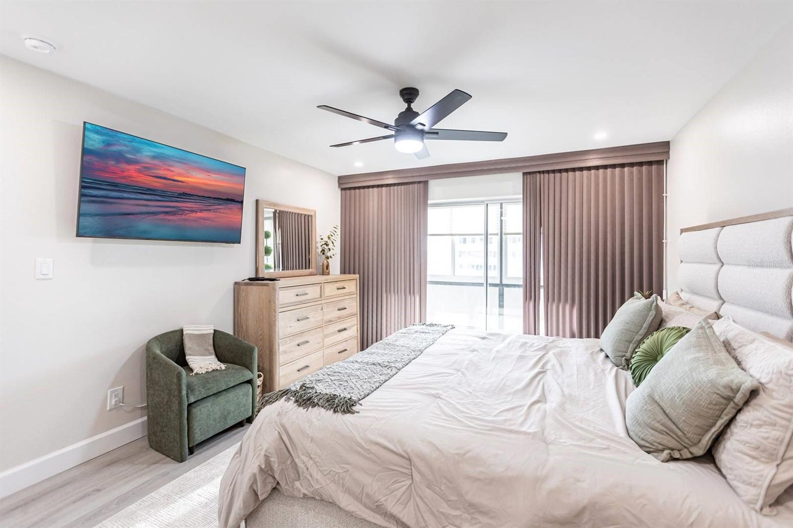 Image 16 of 26 For 1125 Peppertree Drive 402