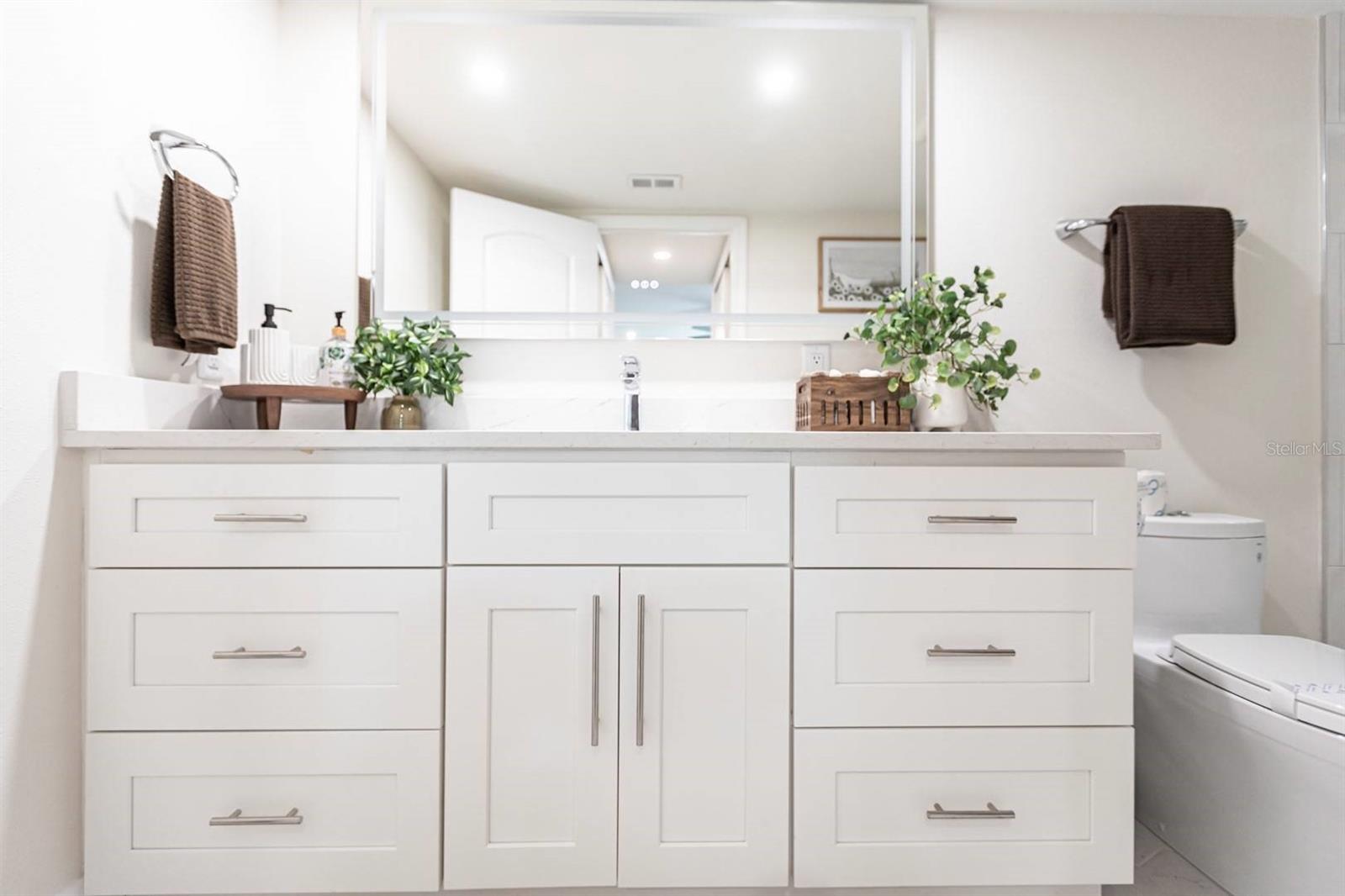 Image 18 of 26 For 1125 Peppertree Drive 402