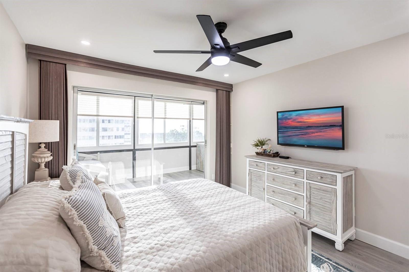 Image 21 of 26 For 1125 Peppertree Drive 402