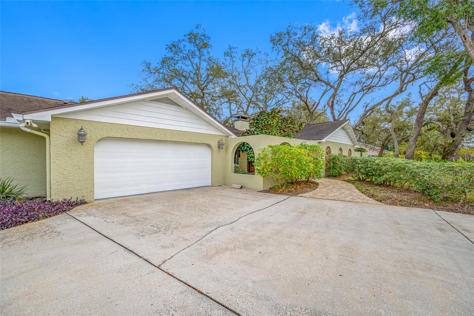 Image 10 of 84 For 1813 Riverhills Drive