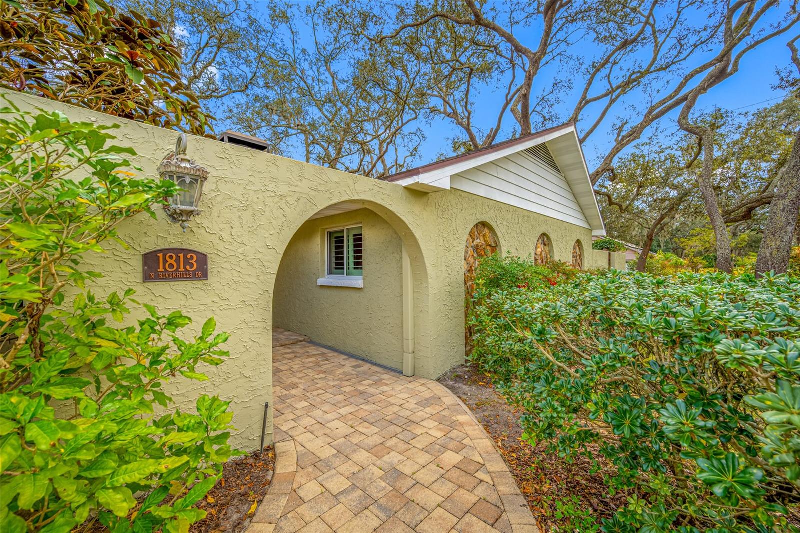 Image 11 of 84 For 1813 Riverhills Drive