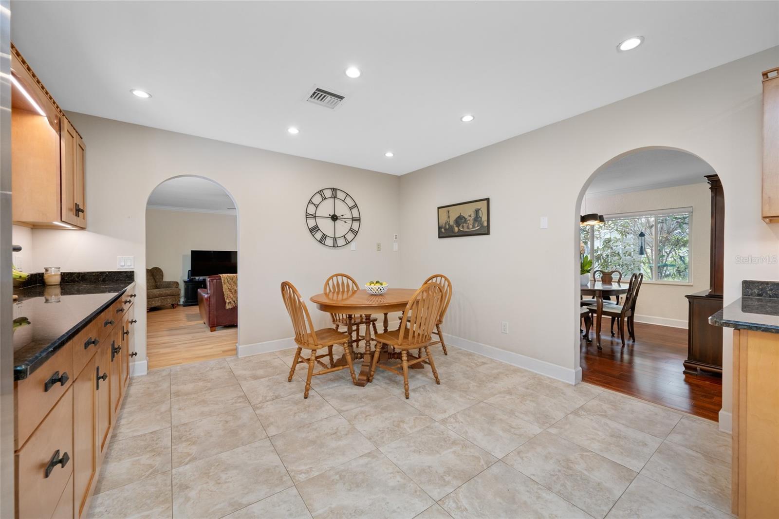 Image 32 of 84 For 1813 Riverhills Drive