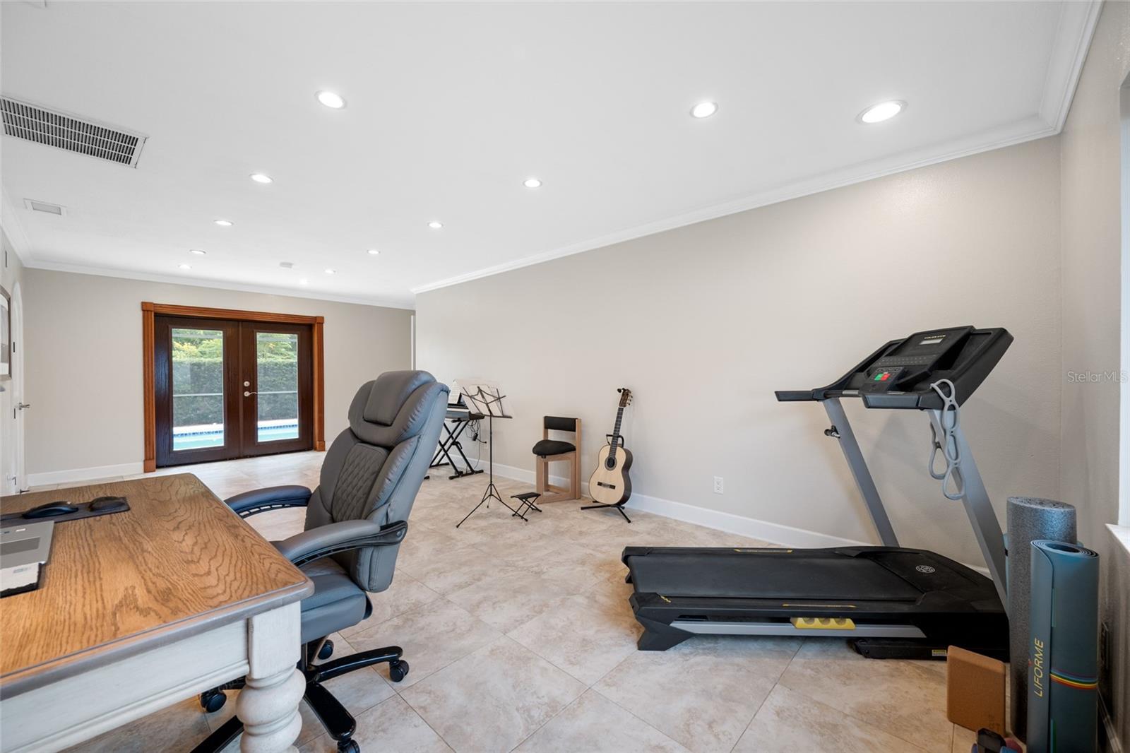 Image 42 of 84 For 1813 Riverhills Drive