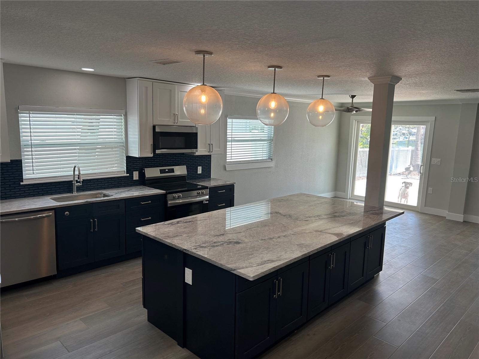 Image 4 of 12 For 11110 1st Street E