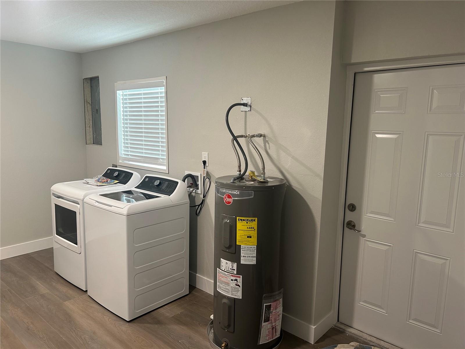 Image 8 of 12 For 11110 1st Street E