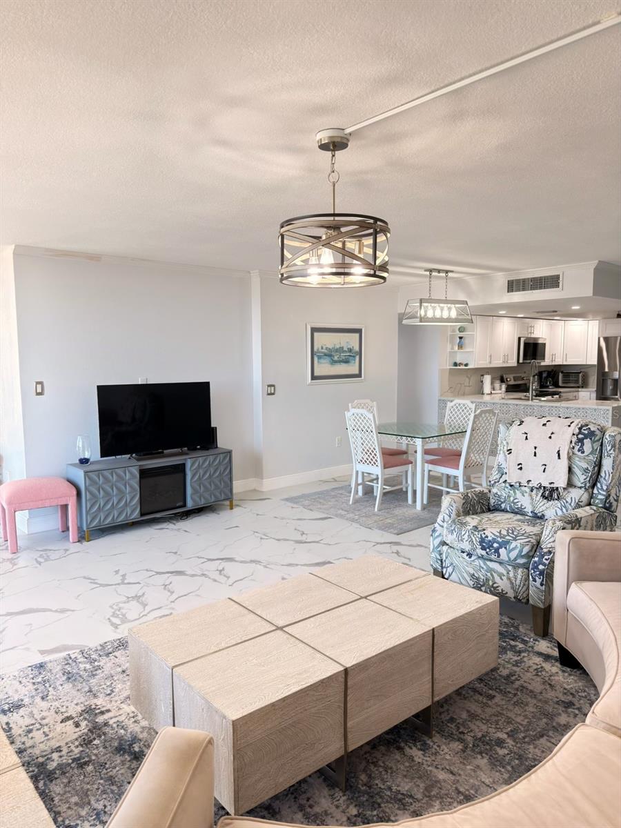 Image 15 of 56 For 1380 Gulf Boulevard 805