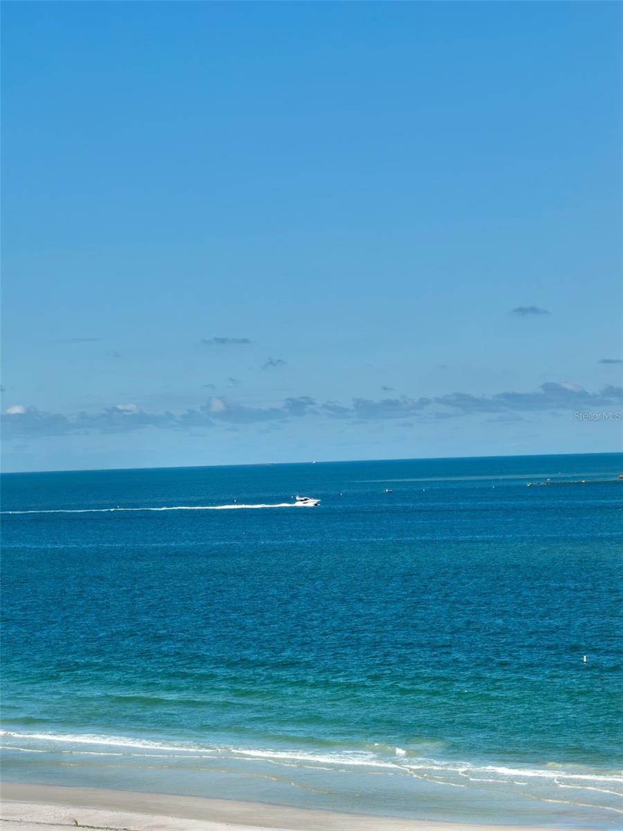 Image 23 of 56 For 1380 Gulf Boulevard 805