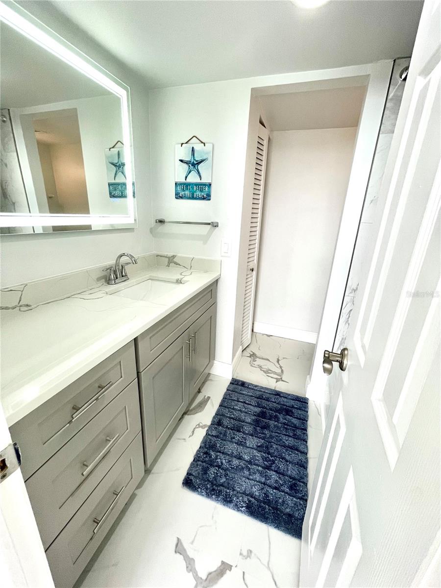 Image 30 of 56 For 1380 Gulf Boulevard 805