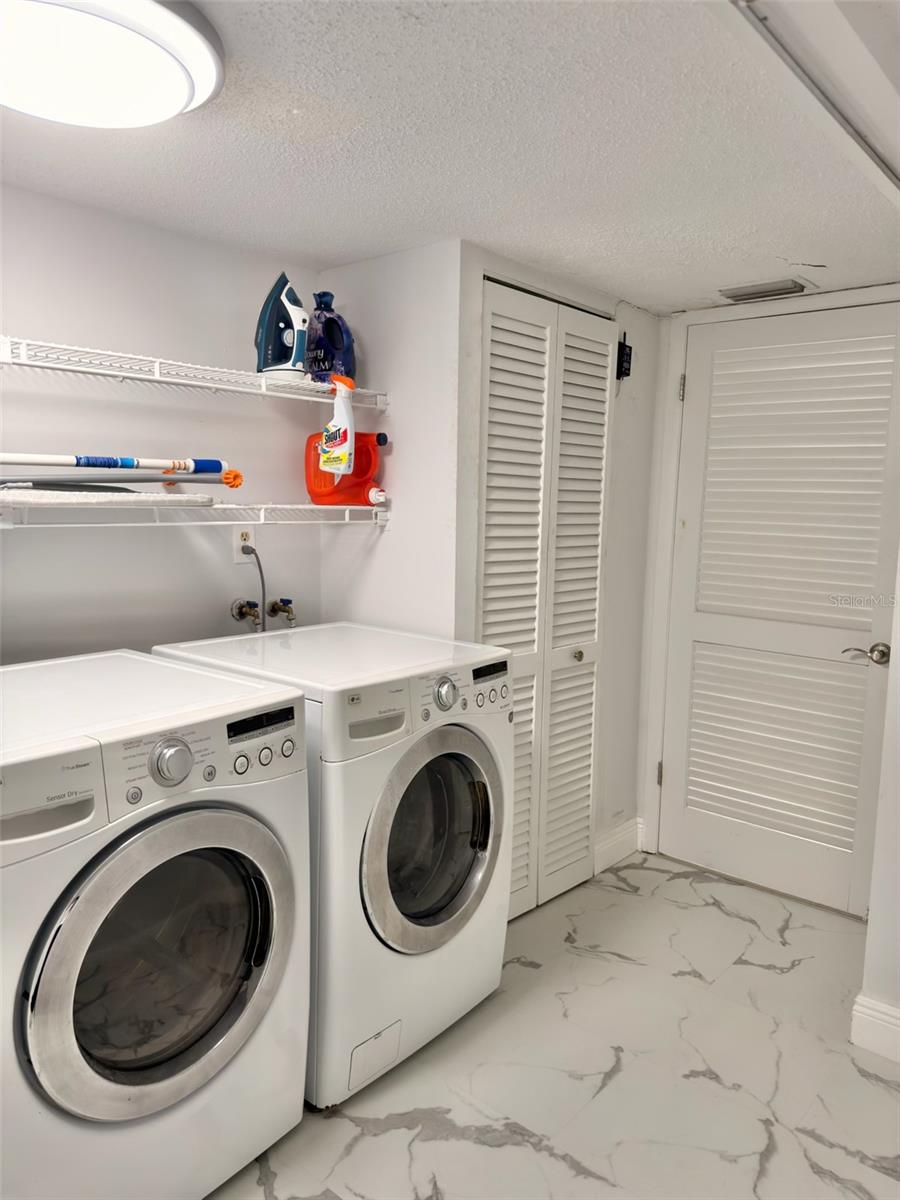 Image 37 of 56 For 1380 Gulf Boulevard 805