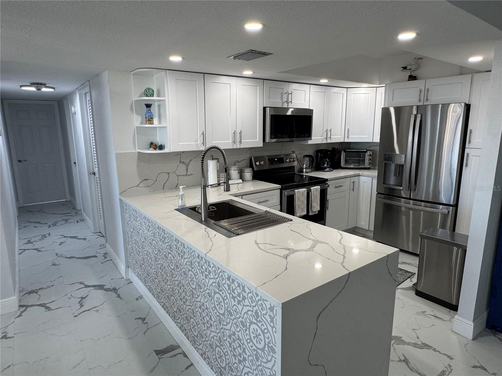 Image 8 of 56 For 1380 Gulf Boulevard 805