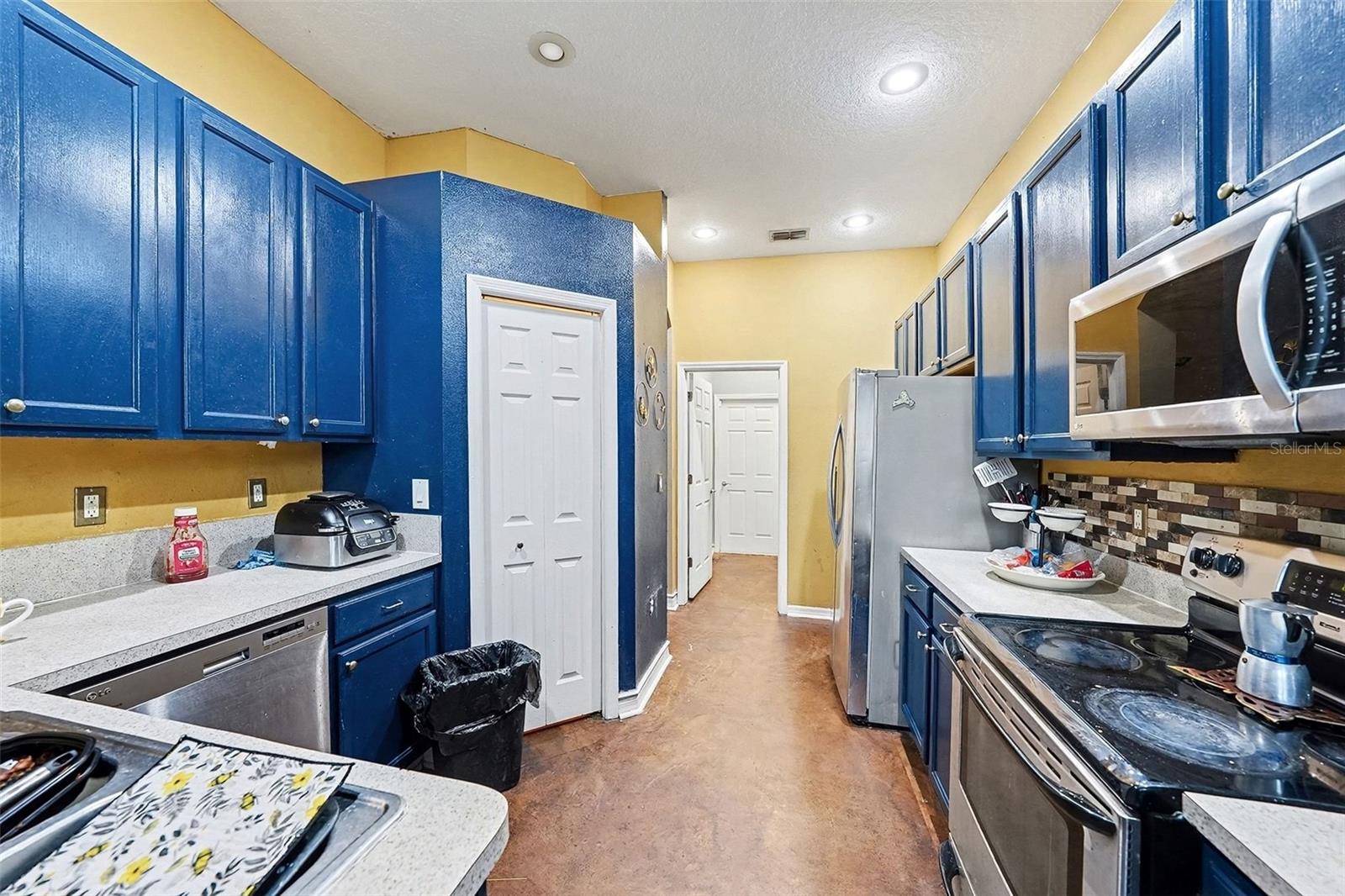 Listing photo id 8 for 37110 Highland Bluff Circle