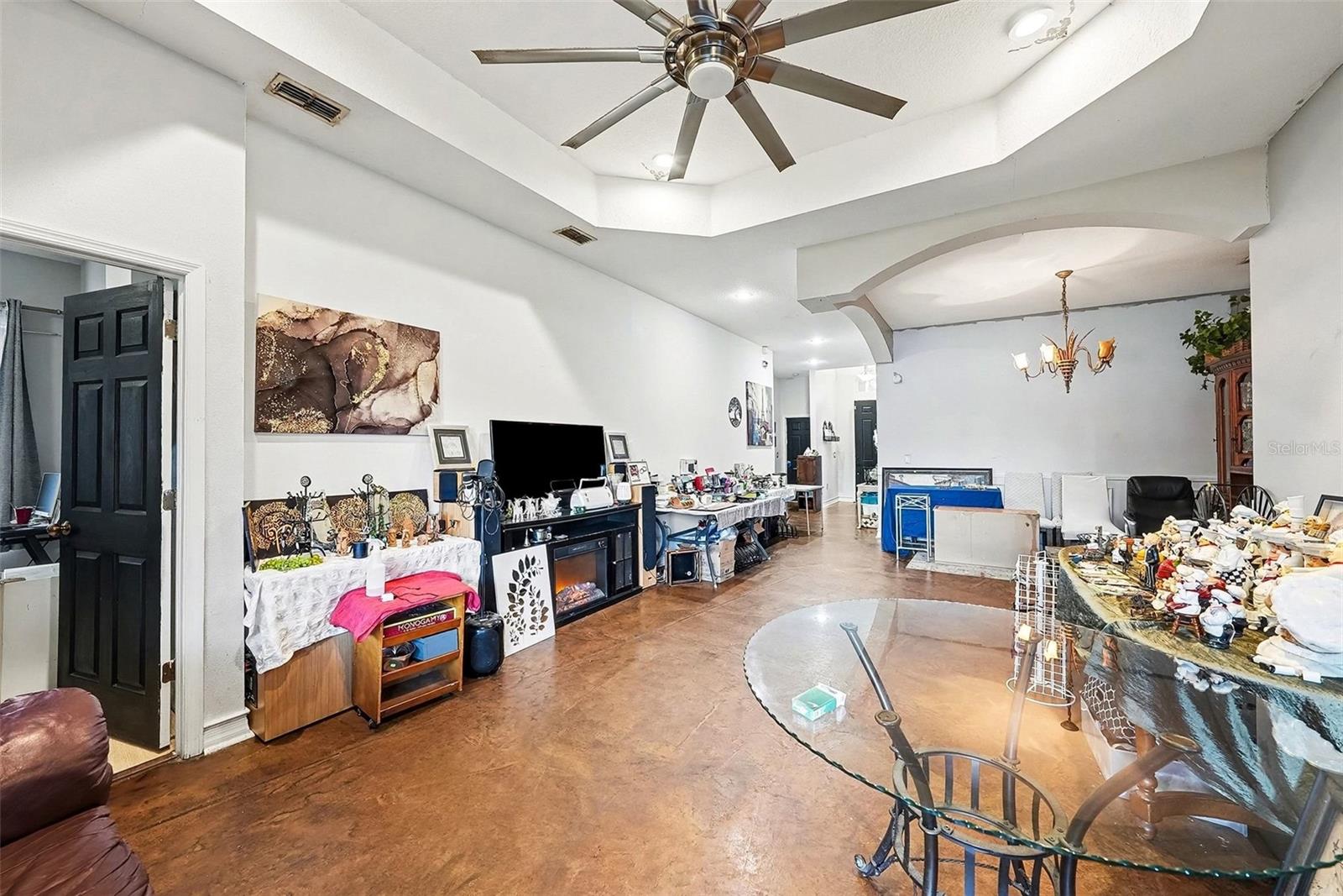 Listing photo id 5 for 37110 Highland Bluff Circle