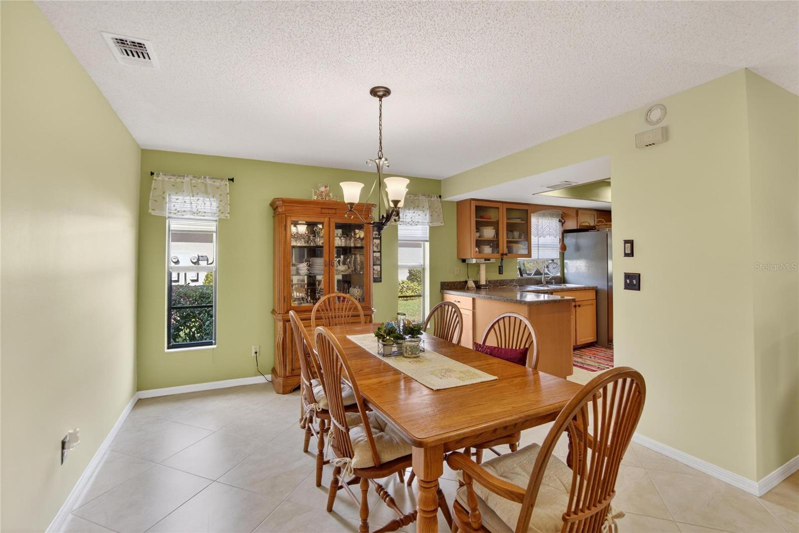 Image 23 of 53 For 2003 Hartlebury Way 432