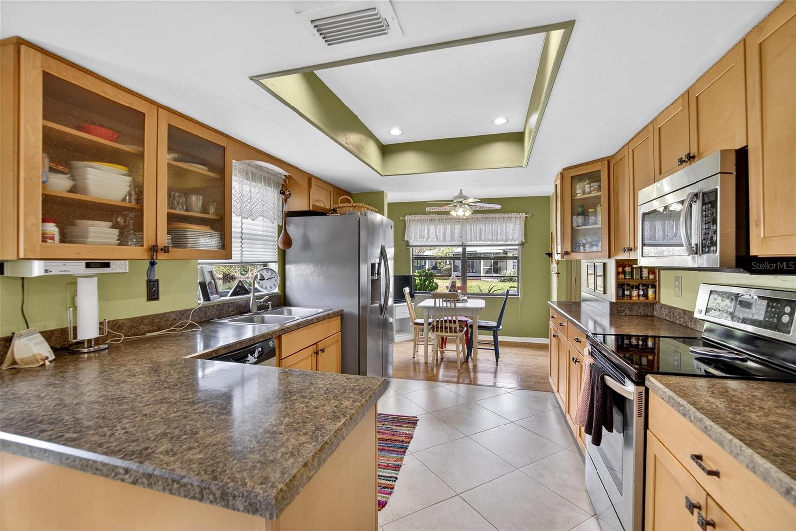 Image 28 of 53 For 2003 Hartlebury Way 432