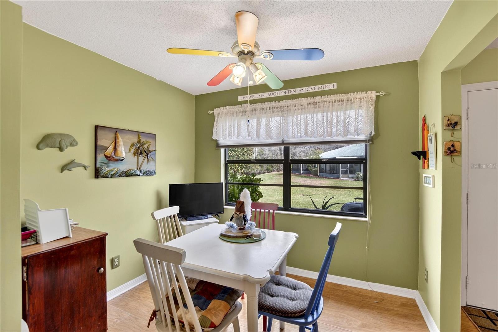 Image 32 of 53 For 2003 Hartlebury Way 432