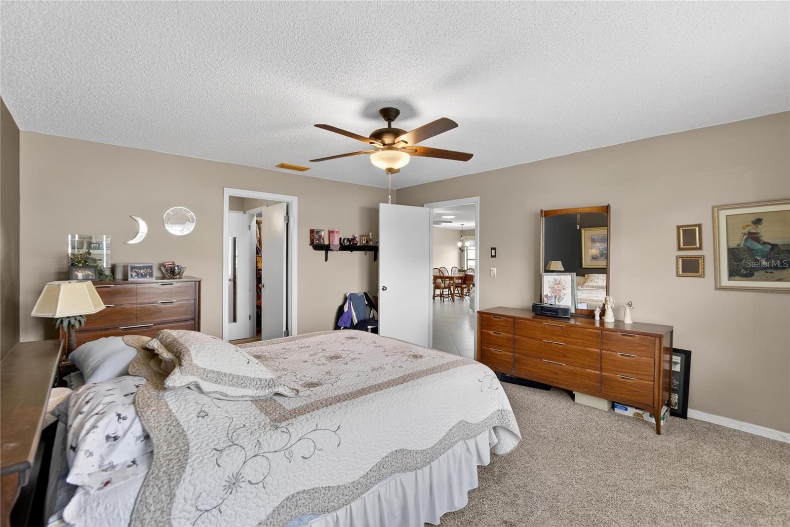 Image 37 of 53 For 2003 Hartlebury Way 432