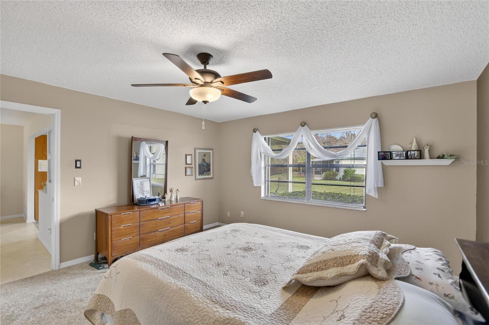 Image 38 of 53 For 2003 Hartlebury Way 432