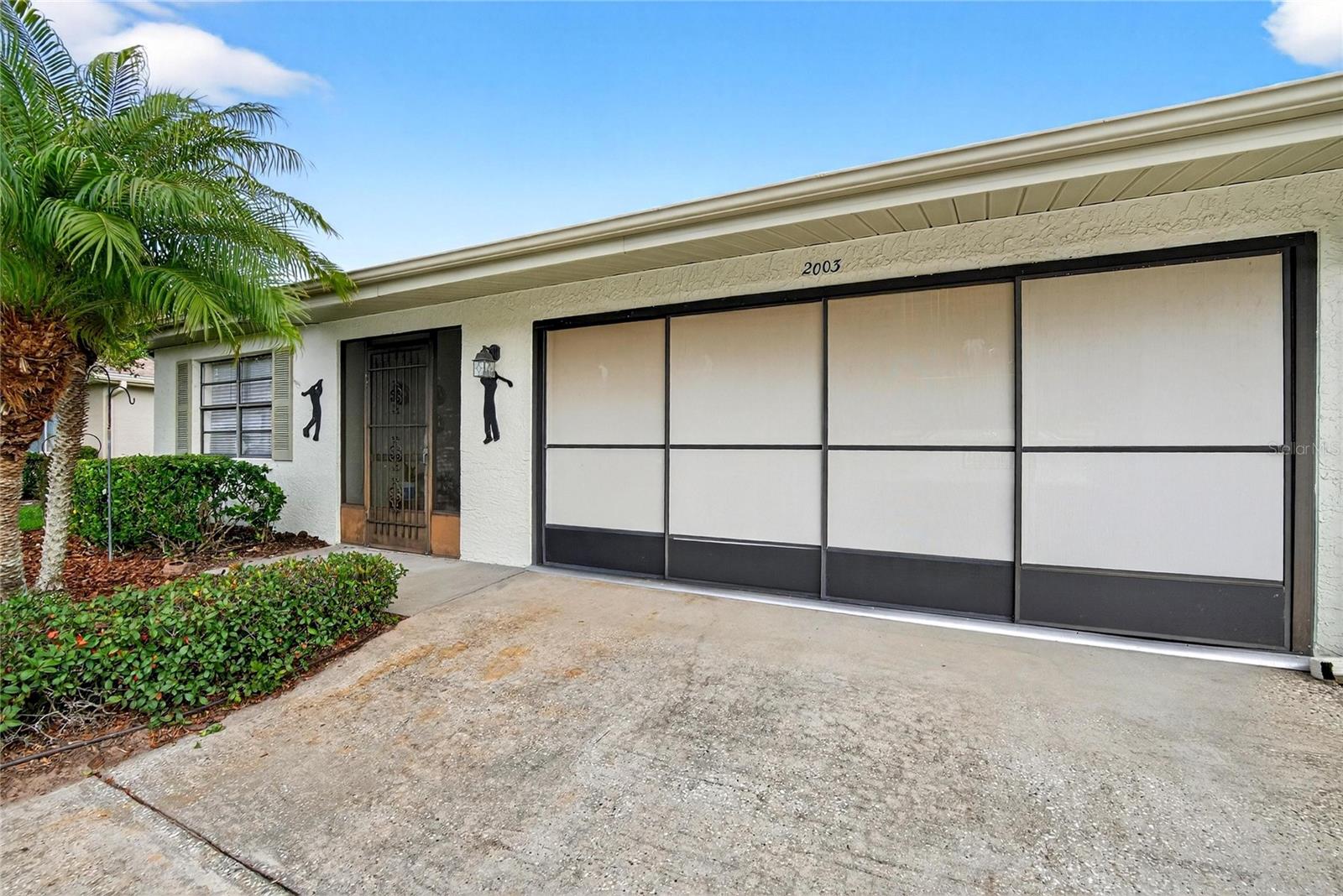 Image 5 of 53 For 2003 Hartlebury Way 432