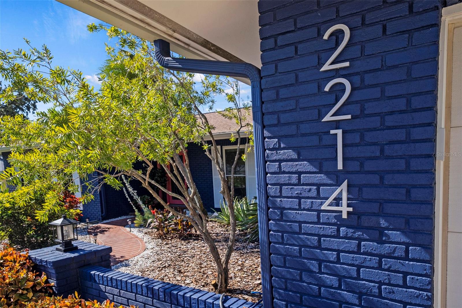 Image 2 of 82 For 2214 Davies Avenue