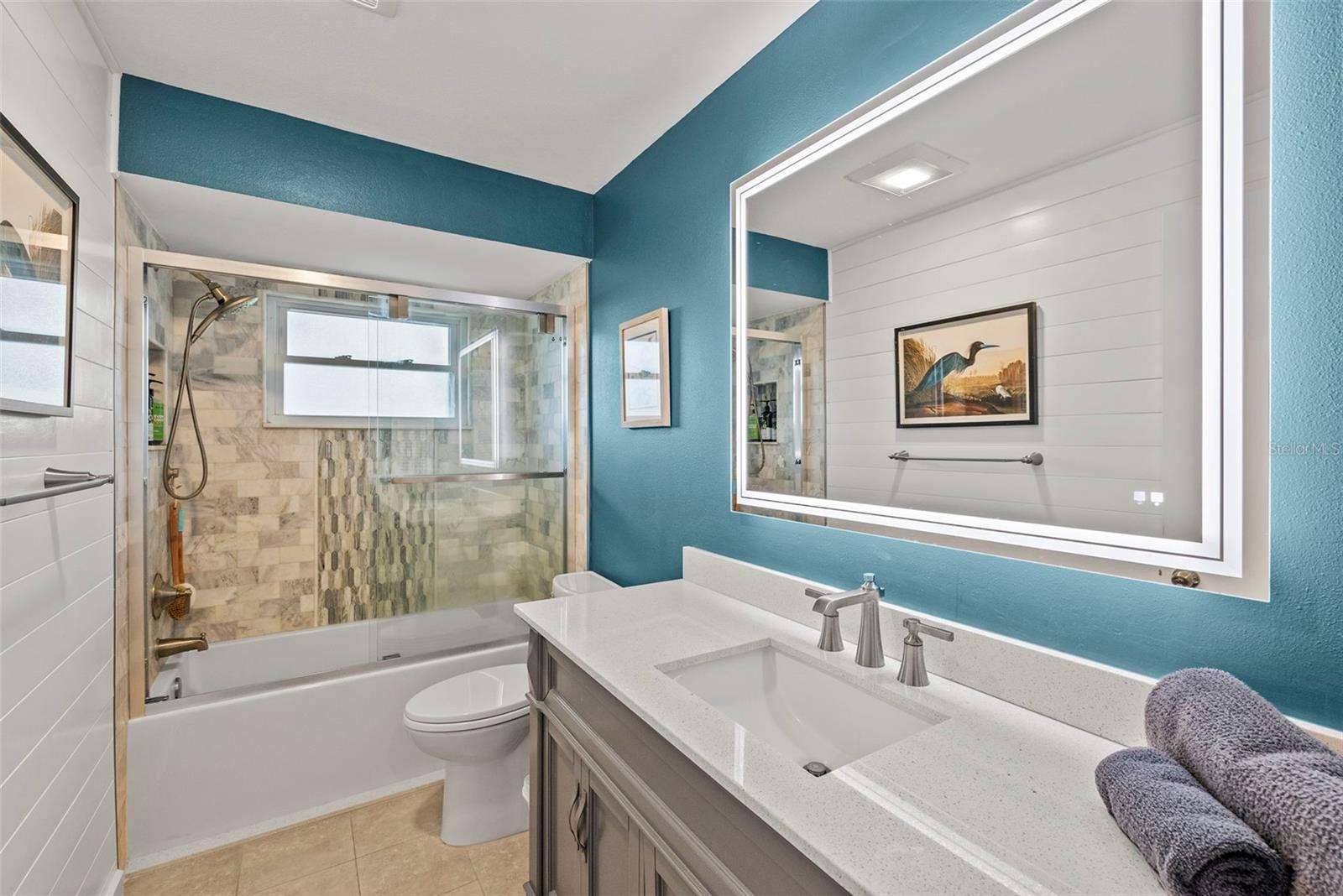 Image 28 of 82 For 2214 Davies Avenue