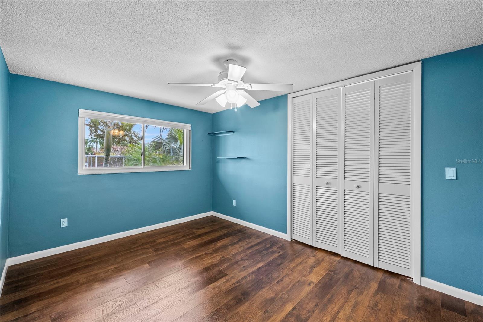 Image 29 of 82 For 2214 Davies Avenue