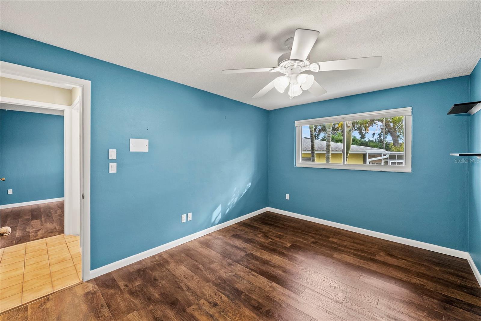 Image 30 of 82 For 2214 Davies Avenue