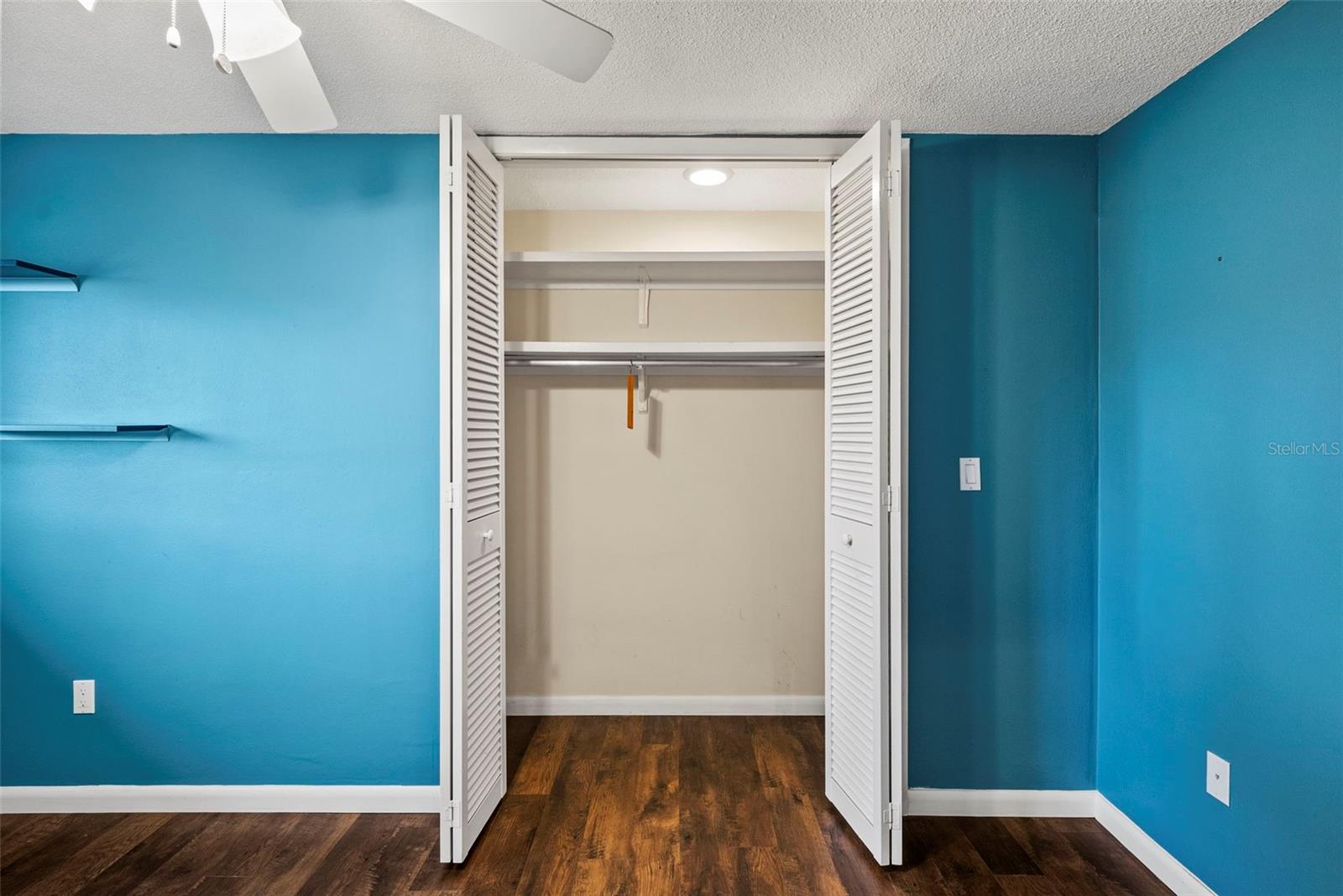 Image 31 of 82 For 2214 Davies Avenue