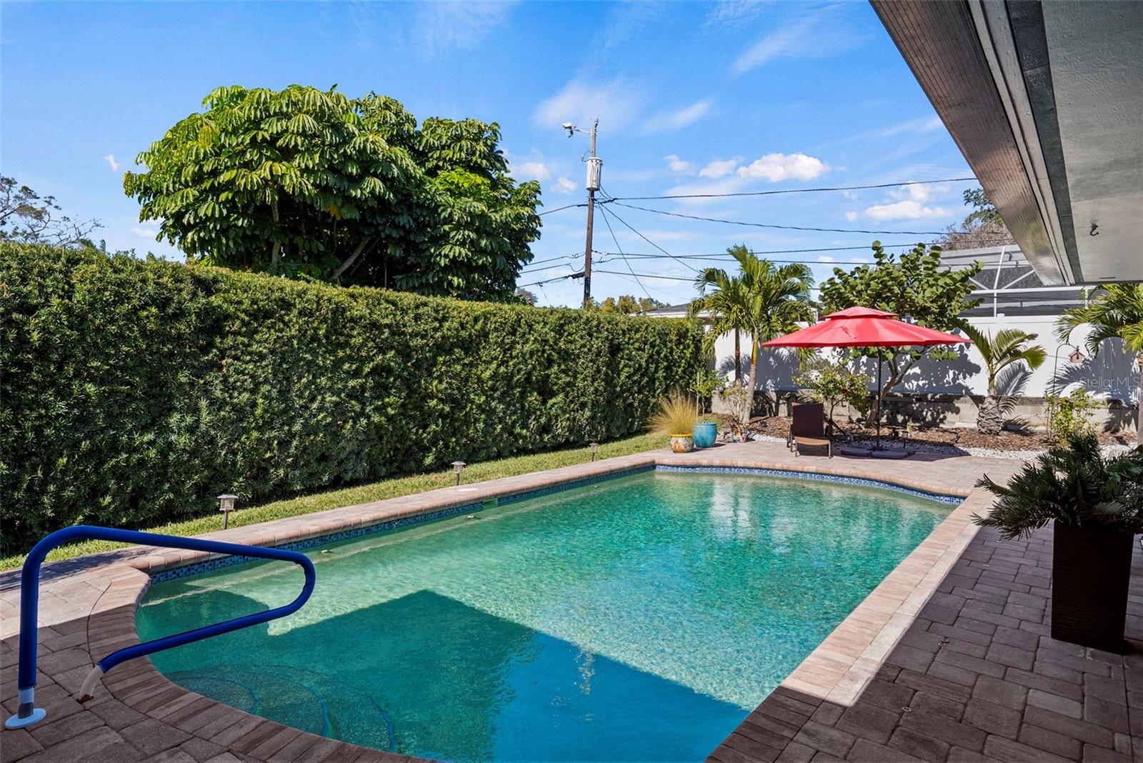 Image 50 of 82 For 2214 Davies Avenue