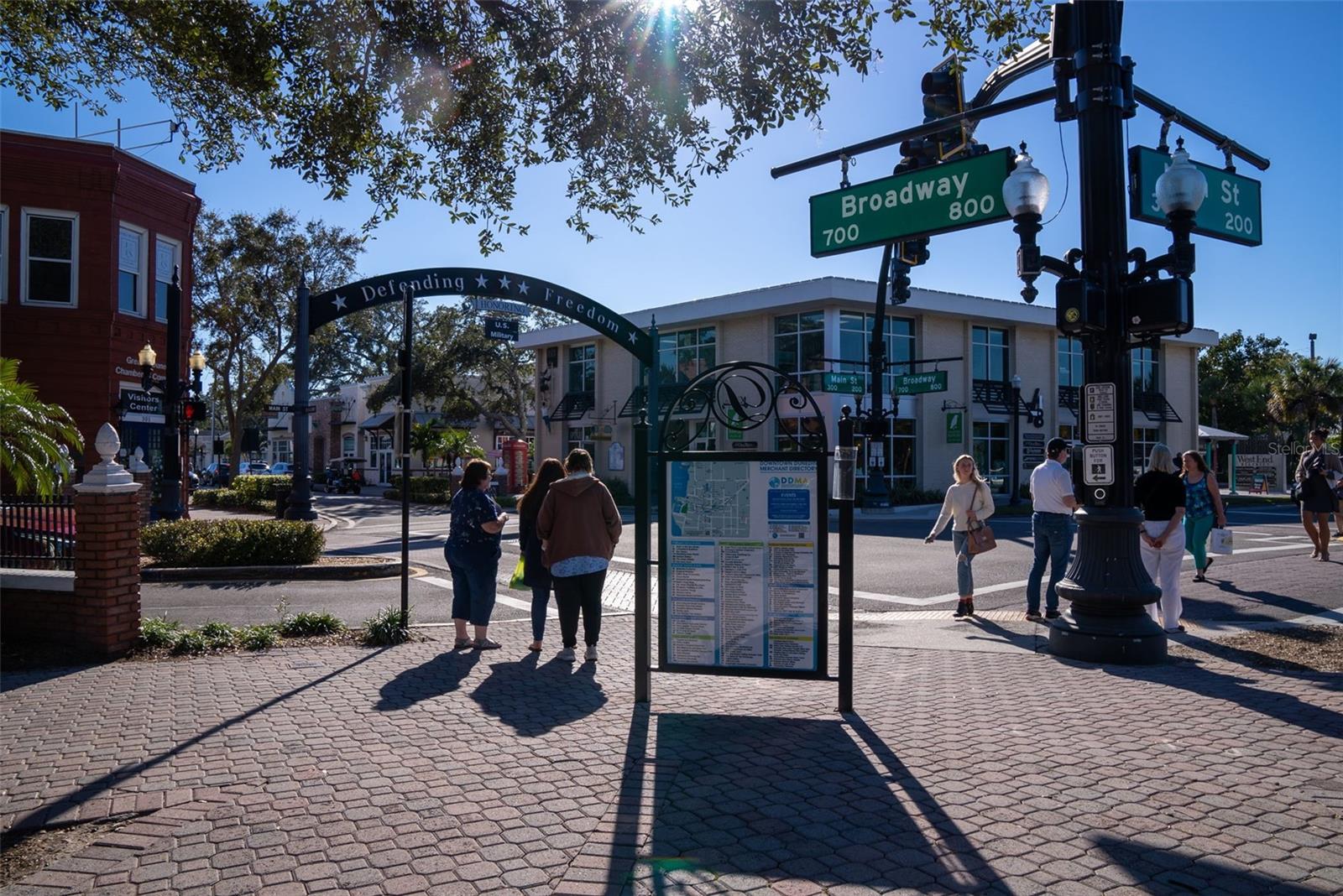 Image 57 of 82 For 2214 Davies Avenue