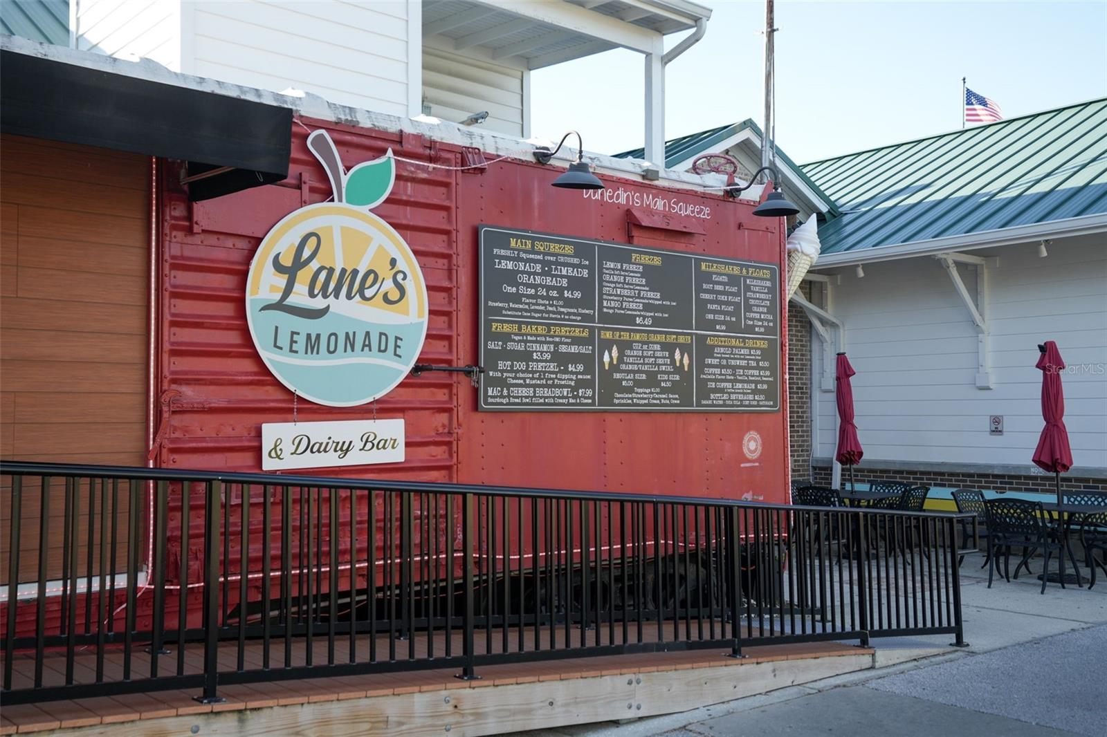 Image 60 of 82 For 2214 Davies Avenue