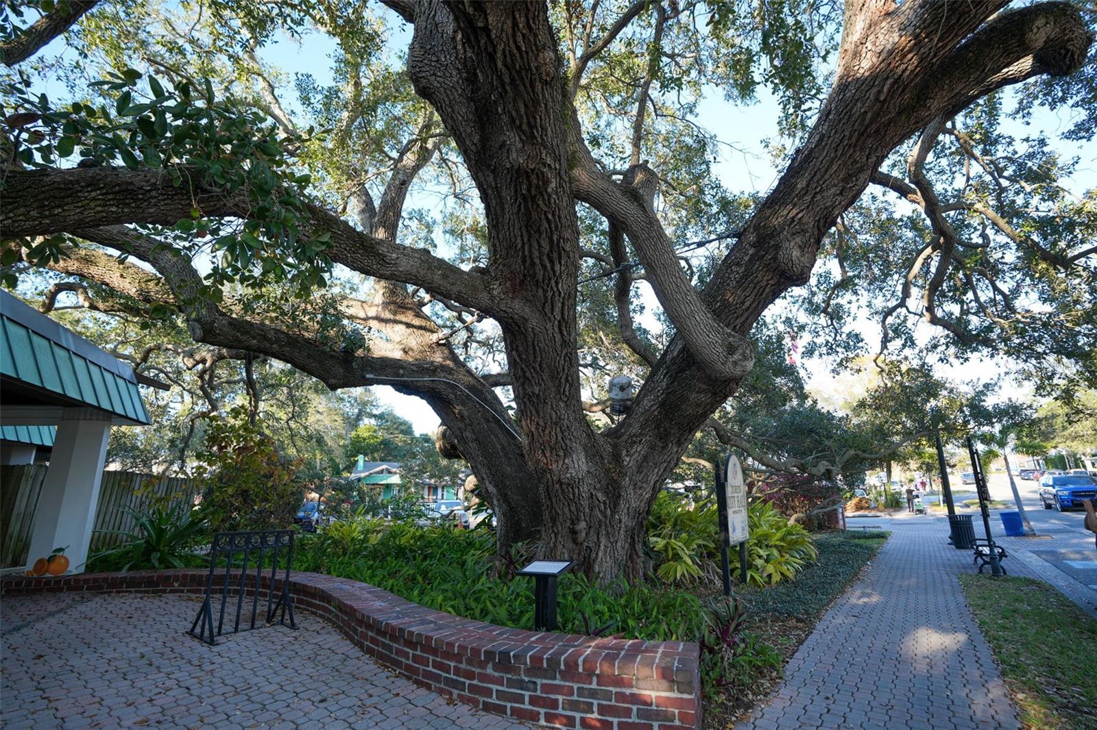 Image 65 of 82 For 2214 Davies Avenue