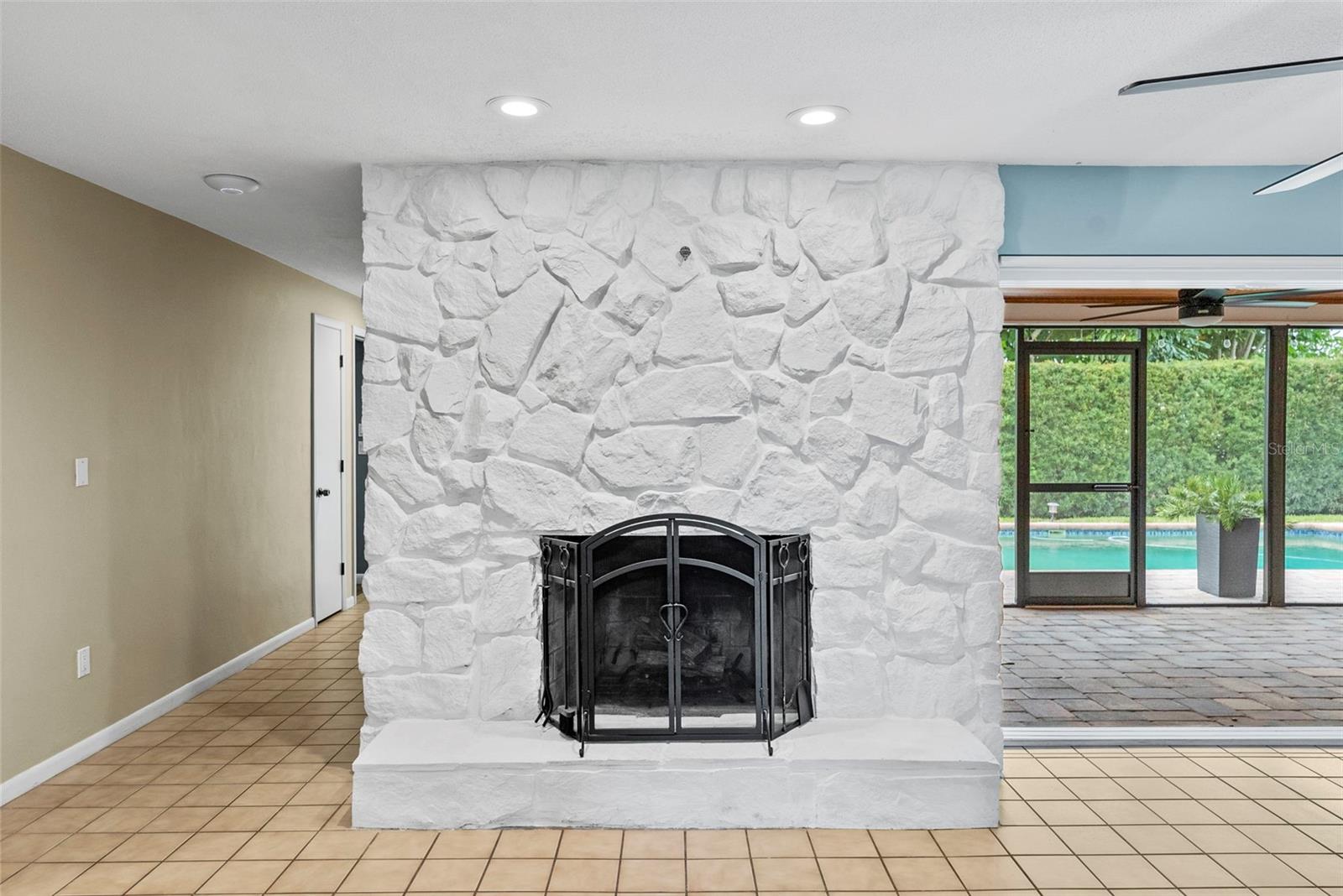 Image 9 of 82 For 2214 Davies Avenue