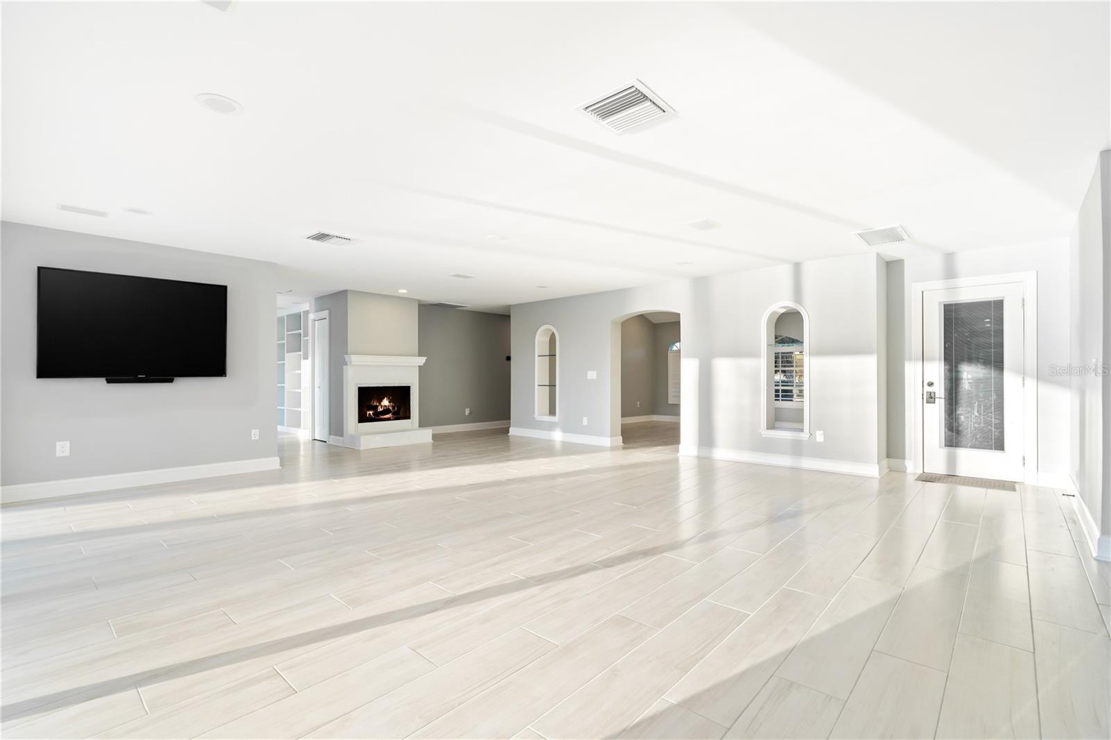 Image 24 of 69 For 482 Hermosita Drive