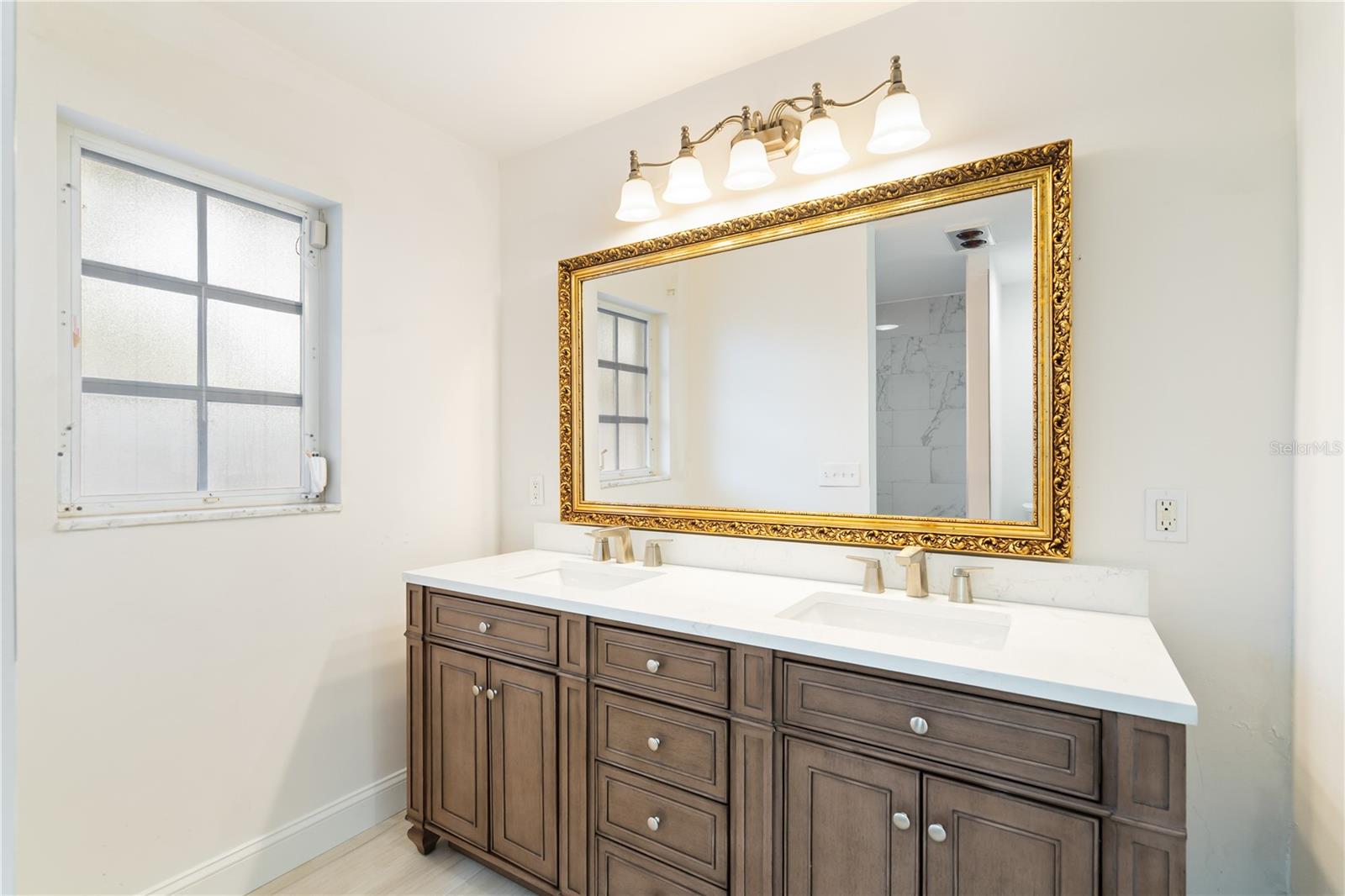 Image 30 of 69 For 482 Hermosita Drive