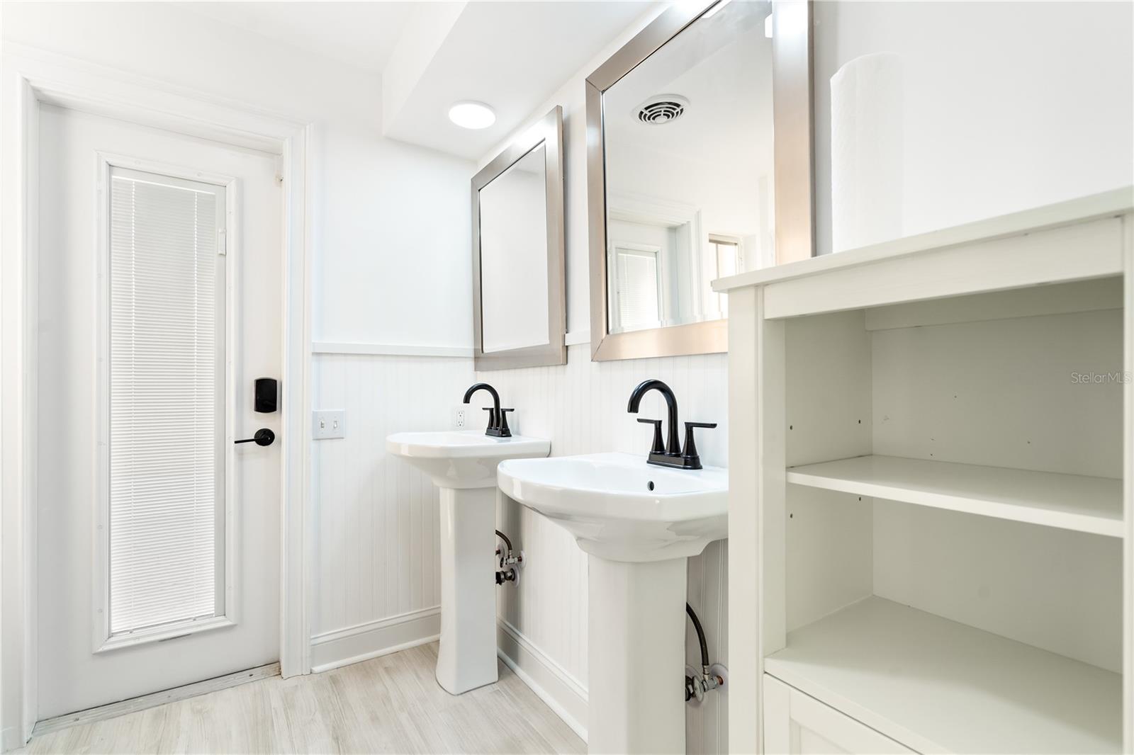 Image 34 of 69 For 482 Hermosita Drive