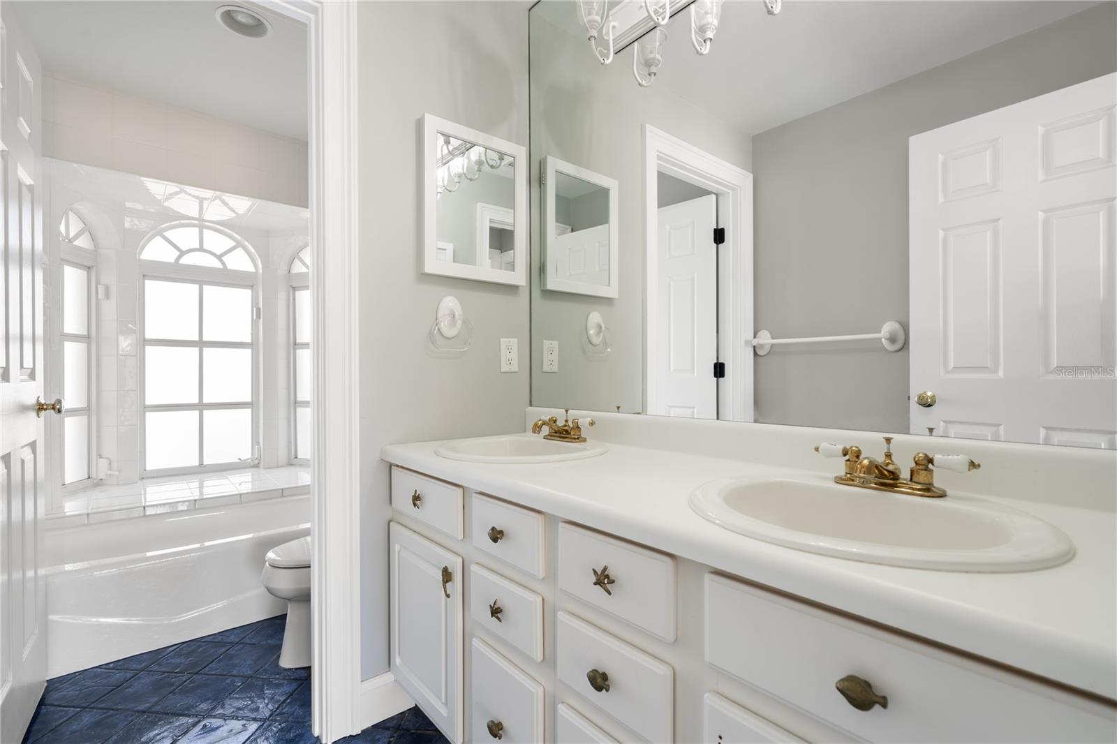 Image 46 of 69 For 482 Hermosita Drive