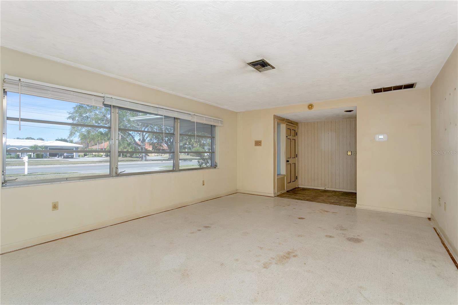 Image 5 of 65 For 2123 Beneva Road