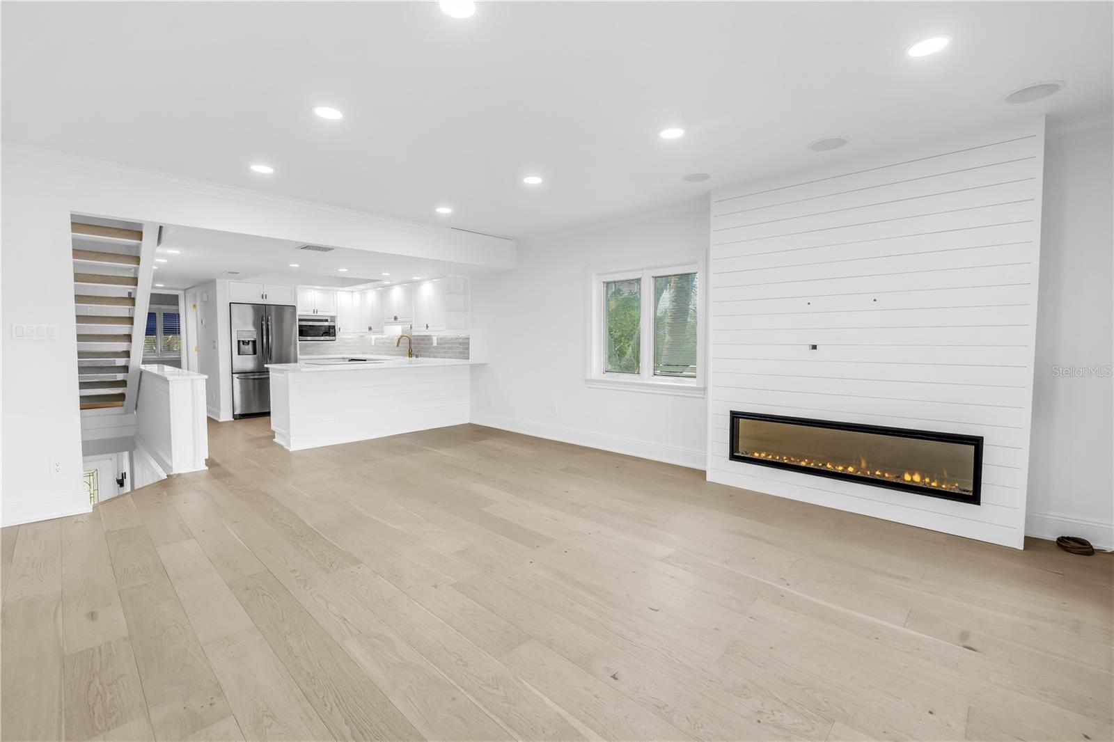 Image 13 of 69 For 1355 Pinellas Bayway S 23